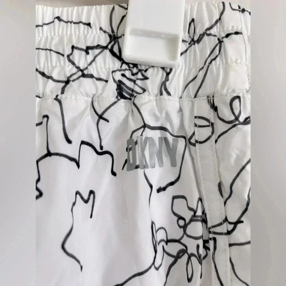 NWT- DKNY Sport 2 in 1 Running Shorts- size small - Picture 4 of 10